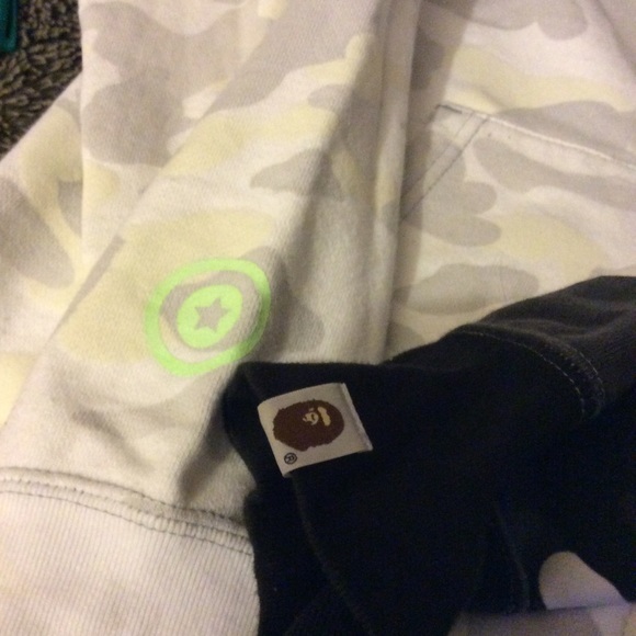 Bape glow in the dark split Camo Shark fullzip - Picture 5 of 8